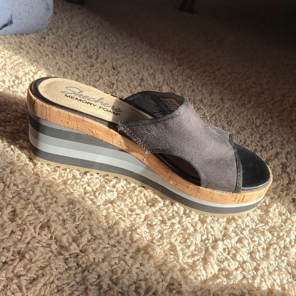 Shoes - Picture 3 of 3